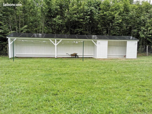 Photo de galerie - Abris terminé réalisé en Douglas avec 5000Watts de panneaux photovoltaïques