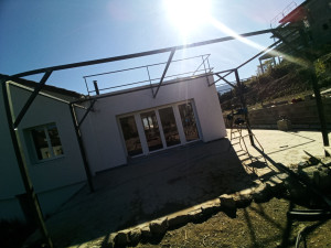 Photo de galerie - Fabrication de garde corp en haut de tonnelle et cela tout le tour de la maison 