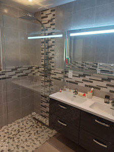 Photo de galerie - Salle de bain en renovation entièrement faite par mes soins 