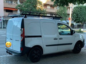 Photo de galerie - Je dispose de cette camionnette avec galerie de toit ainsi qu’un attache remorque et je possède également une remorque 500kg
