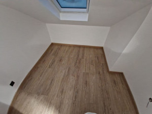 Photo de galerie - Pose de parquet avec mousse isolante 