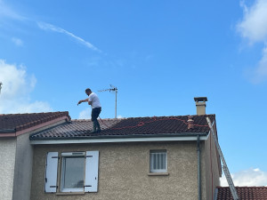 Photo de galerie - Nettoyage de toitures.