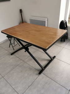 Photo de galerie - Création d'une table, réglable en hauteur acier/bois
