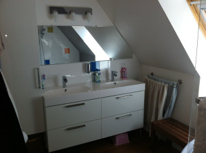 Photo de galerie - Montage d’un meuble de salle de bain et mise en place de celui-ci !!