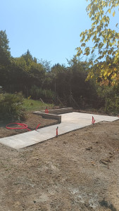 Photo de galerie - Création d'une dalle pour un futur local et d'un chemin d'accès 
