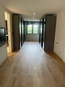 Photo de galerie - Pose de parquet massif dans une chambre 