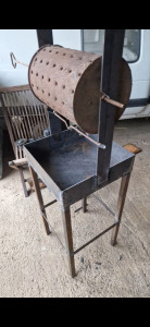 Photo de galerie - Création d'un barbecue à châtaigne pour un client 