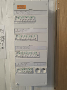 Photo de galerie - Tableau Schneider 4 rangée