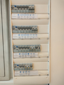 Photo de galerie - étude et réalisation armoire électrique, local professionnel ,