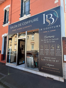 Photo de galerie - Creation et installation stickers sur vitrine