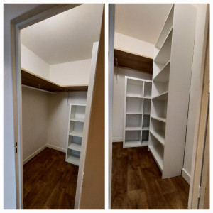 Photo de galerie - Création d'un dressing avec étagères sur-mesure en L, équipé d'une barre de penderie, montage et mise en place d'un meuble 