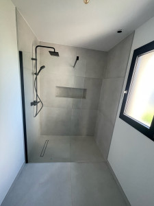 Photo de galerie - Carrelage sol et mur 90x90 + douche complète 