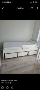 Photo de galerie - Lit simple avec tiroirs.