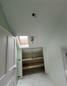 Photo de galerie - Rénovation d’un wc - réalisation d’un faux plafond sous rampant + peinture 