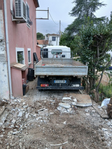 Photo de galerie - ? Évacuation & Location de benne
• DIB
• Gravats
• Déchets verts
Camion benne disponible, y compris pour accès difficiles.

