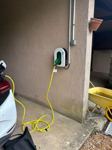 Photo de galerie - Pose de borne de recharge voiture électrique Schneider