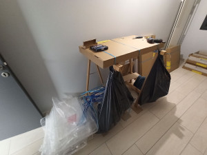 Photo de galerie - Mise en place et déballage pour monté un meuble en kit, triage carton, plastique et polystyrène, environ 40 cartons a ouvrir et a trier. 