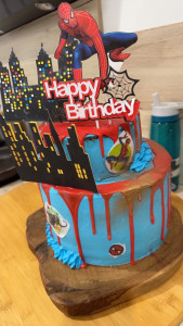 Photo de galerie - Pièce montée layer cake Spiderman 