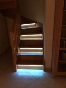 Photo de galerie - Ruban led escalier 