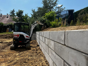 Photo de galerie - Création mur de soutènement en bloc légo