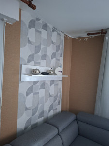 Photo de galerie - Je vais le papierpain dans le salon est peintre le plafon