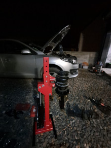 Photo de galerie - Remplacement des amortisseurs à domicile intervention possible même de nuit ! 