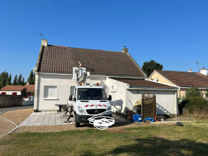 Photo de galerie - Réparations au niveau de la toiture, nettoyage de la terrasse. 