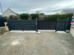 Photo de galerie - Pose de clôture , portillon et portail 