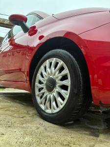 Photo de galerie - ✔ 10× moins d’eau qu’en station : seulement 10 L, contre 200 L en moyenne

? Laver sa voiture dehors est interdit.

✔  Avec notre lavage vapeur, vous respectez la loi et l’environnement.  
✔ Service pratique et professionnel,
 directement à domicile  

