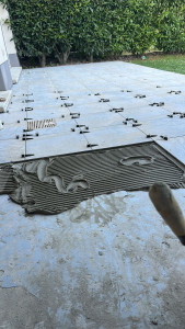 Photo de galerie - Création d’une terrasse, chape et carrelage 