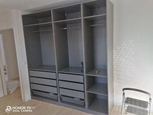 Photo de galerie - Montage d'un dressing 