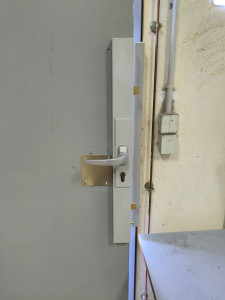 Photo de galerie - Installation serrure électronique contrôle d'accès de marque Guidotti