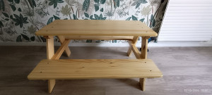 Photo de galerie - Petit table de jardin pour enfant 