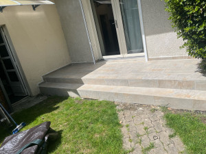 Photo de galerie - Posé des carrelage sur lames marches 