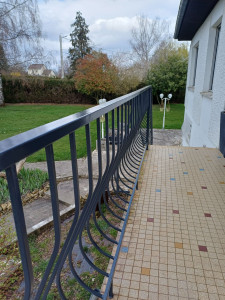 Photo de galerie - Rénovation garde-corps extérieur 