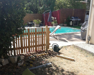 Photo de galerie - Réalisation barrière piscine+portillon 