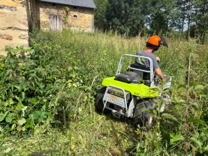 Photo de galerie - Débroussaillage toute surface grâce à notre grillo climber