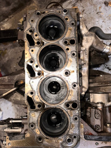 Photo de galerie - RÉFECTION MOTEUR
REMPLACEMENT SEGMENTATION
REMPLACEMENT CYLINDRE
REMPLACEMENT CHAÎNE DE DISTRIBUTION
