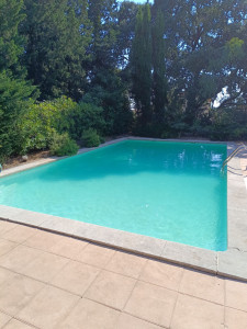 Photo de galerie - Entretien piscine pendant l'été 