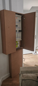 Photo de galerie - Réalisation d'un cache compteur électrique en mdf de 15mm
