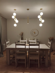 Photo de galerie - Réfection de salle à manger, peinture, déco et électricité (mise en place de luminaires)