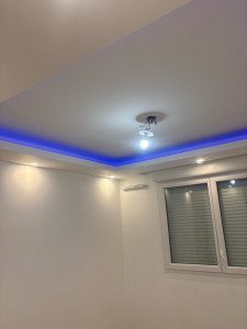 Photo de galerie - Plafond suspendu led cache 