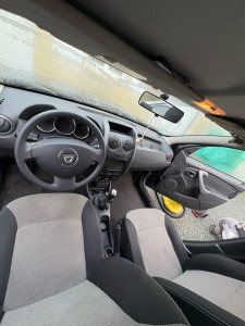 Photo de galerie - Nettoyage intérieur  dans les sièges AVANT