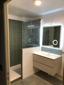 Photo de galerie - Rénovation de salle de bain 
Avant / Après 

Lille 
