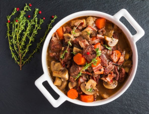 Photo de galerie - Parmi les recettes françaises préférées, la spécialité bœuf bourguignon