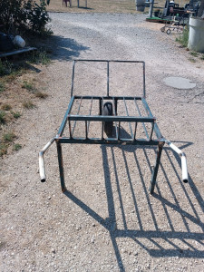 Photo de galerie - Propose mes services à la fabrication de brouette à bois où autre suivant demande 