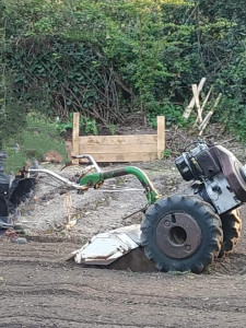 Photo de galerie - Labourage de potager. 