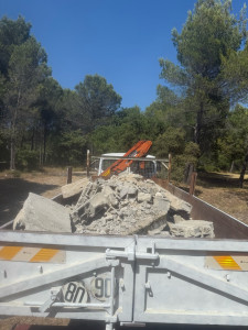 Photo de galerie - Disponible pour toute sorte de déchet, poids lourd à disposition 