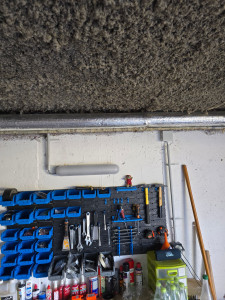 Photo de galerie - Néon plus prise electrique 