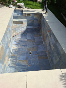 Photo de galerie - Réalisation de productions céramiques pour villas et projets commerciaux 